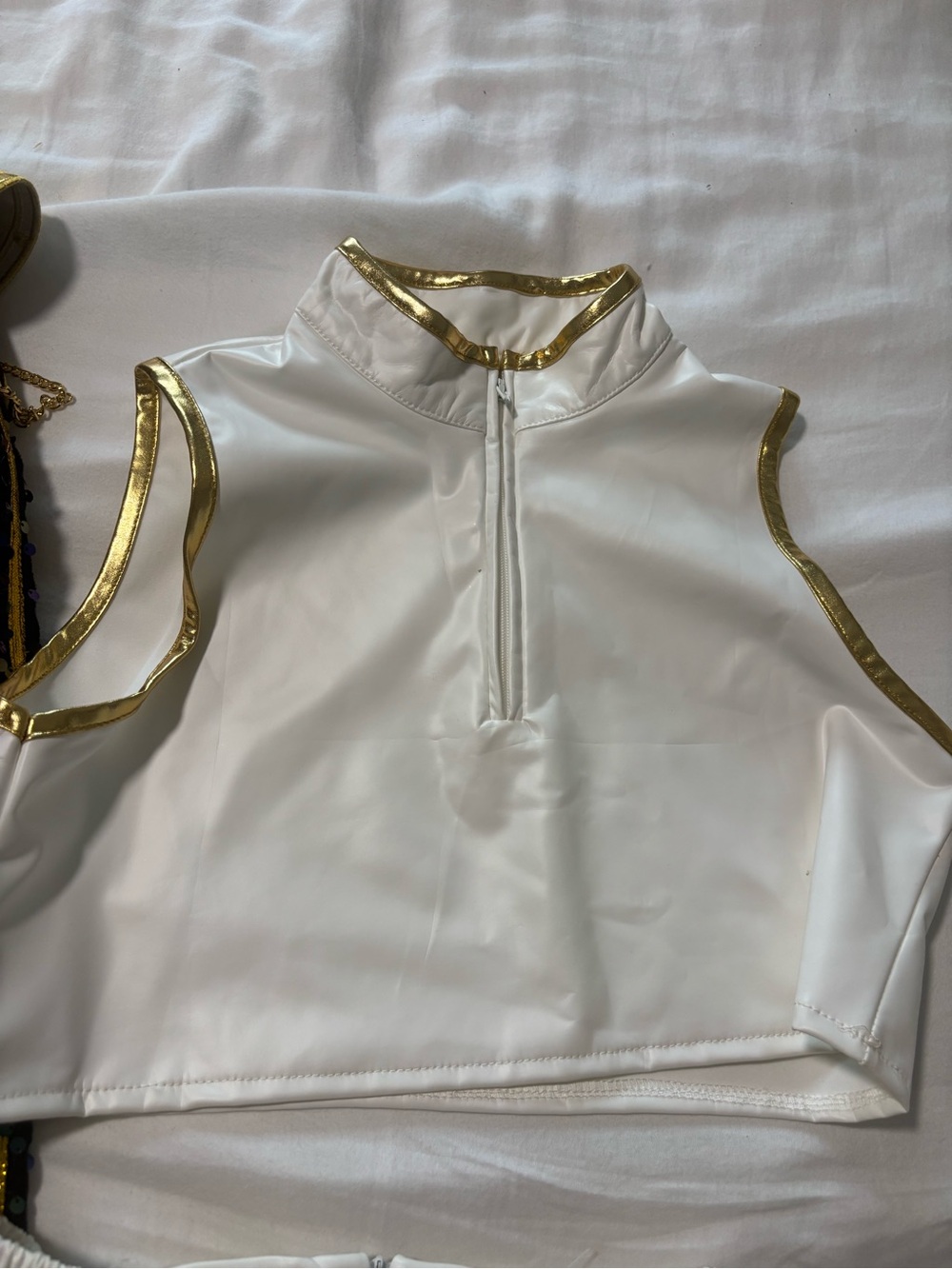 KPOP DEMON HUNTRX deluxe RUMI golden Sequin Cropped Jacket & White Crop Top Set - Picture 9 of 12